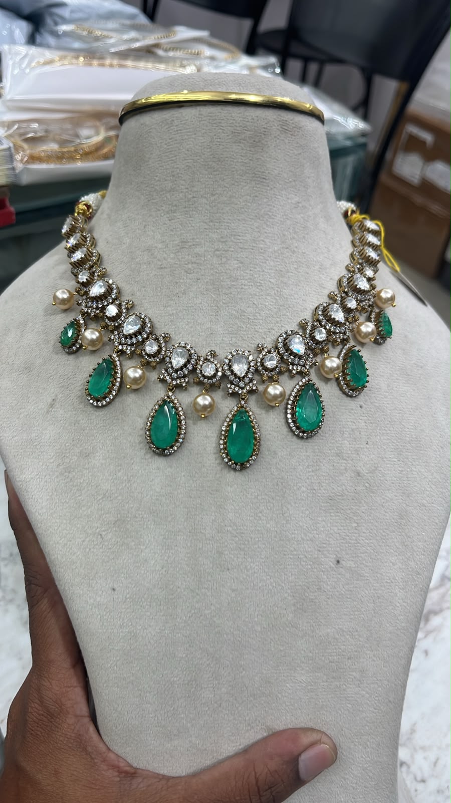 CF008 (Necklace with Earrings)